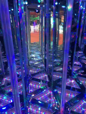 乌鲁木齐儿童公园（动感世界镜宫项目）